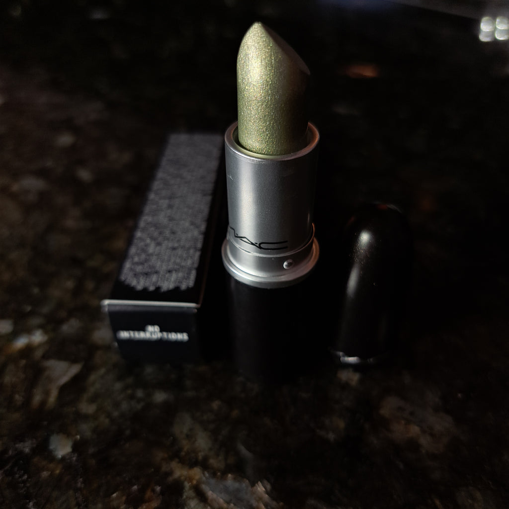 NO INTERRUPTIONS MAC lipstick New Discontinued