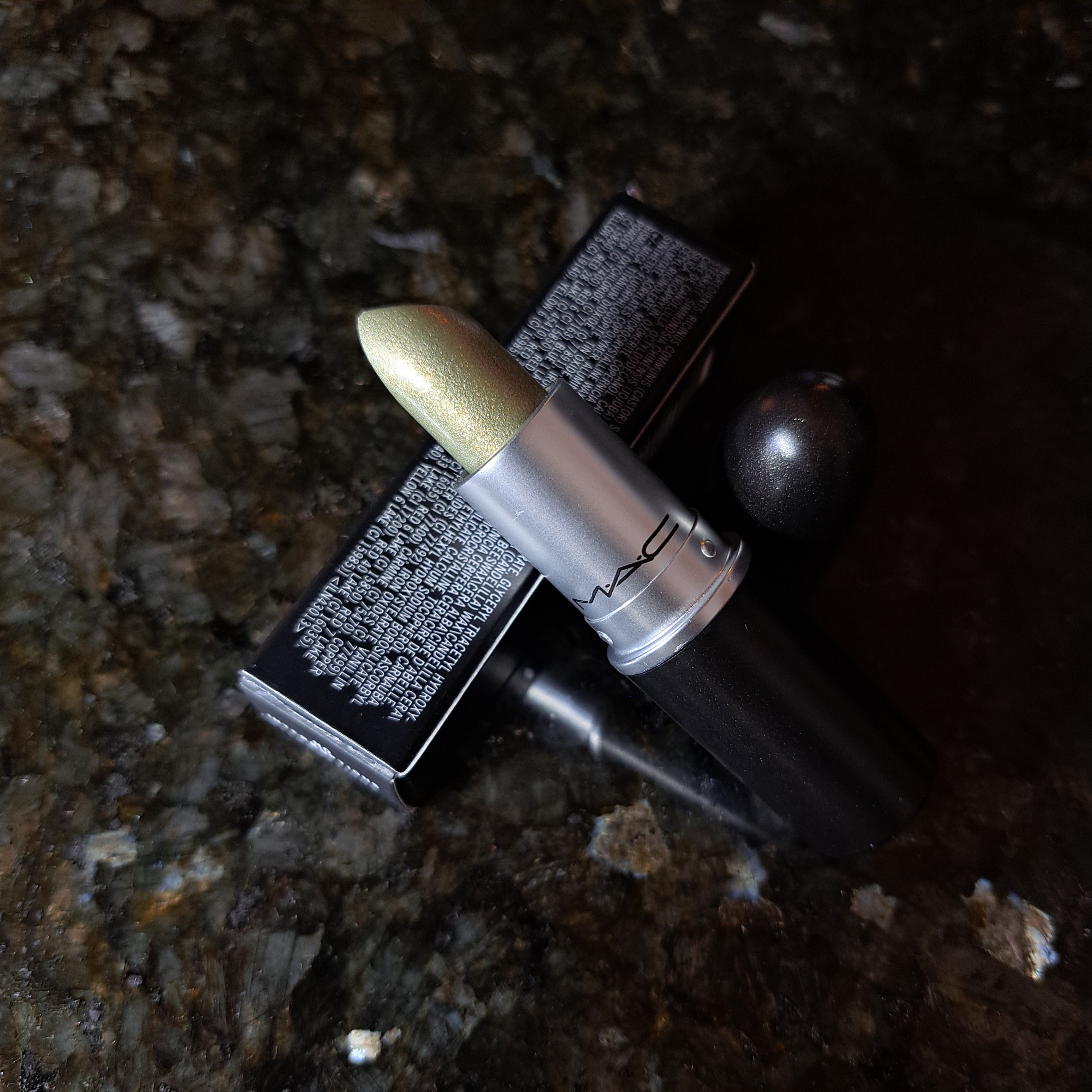 NO INTERRUPTIONS MAC lipstick New Discontinued