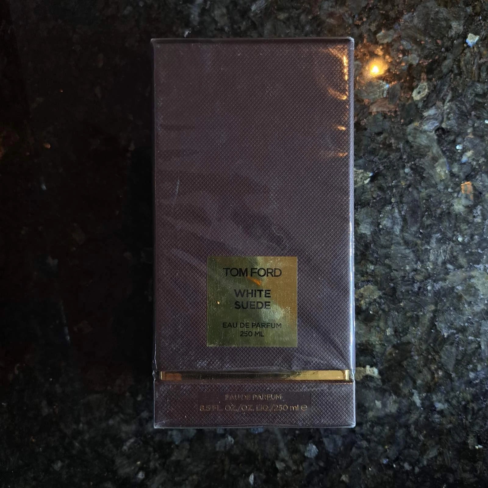 Tom Ford Private Blend WHITE SUEDE Eau de Parfum Decanter 250 ml 8.5 fl.oz Very Rare Sealed